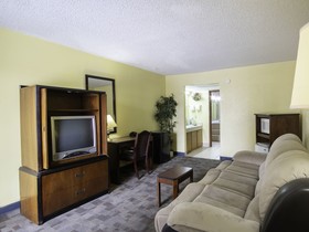 OYO Hotel Hutchinson KS West 4th Ave