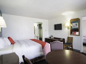 OYO Hotel Hutchinson KS West 4th Ave