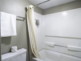 OYO Hotel Hutchinson KS West 4th Ave