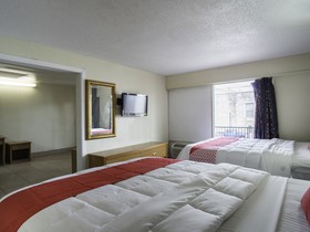 OYO Hotel Hutchinson KS West 4th Ave