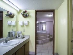 OYO Hotel Hutchinson KS West 4th Ave