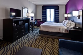 Holiday Inn Express Hutchinson