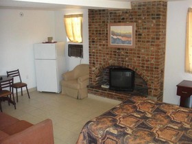 Trails West Motel