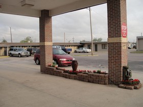 Trails West Motel