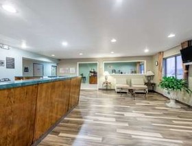 Super 8 by Wyndham Independence