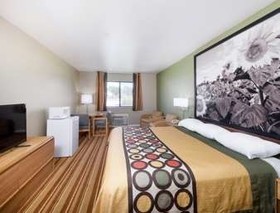 Super 8 by Wyndham Independence