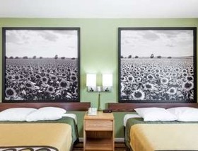 Super 8 by Wyndham Independence
