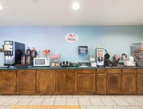 Super 8 by Wyndham Independence