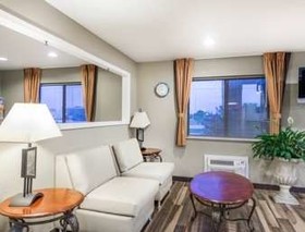 Super 8 by Wyndham Independence