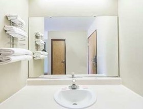 Super 8 by Wyndham Independence