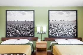 Super 8 by Wyndham Independence