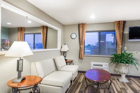 Super 8 by Wyndham Independence