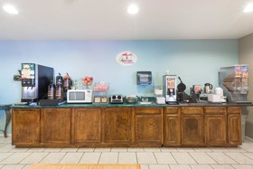 Super 8 by Wyndham Independence