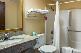 Econo Lodge Junction City I-70 Near Fort Riley