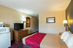 Econo Lodge Junction City I-70 Near Fort Riley
