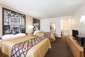 Deluxe Inn & Suites
