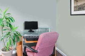 Deluxe Inn & Suites
