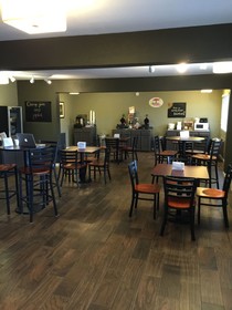 Deluxe Inn & Suites