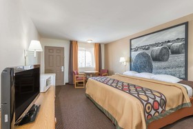 Deluxe Inn & Suites