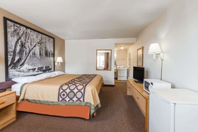 Deluxe Inn & Suites