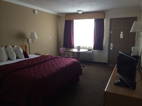 Deluxe Inn & Suites