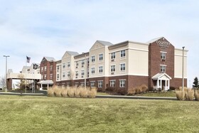Country Inn & Suites by Radisson, Kansas City at Village West, KS