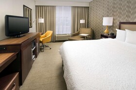 Hampton Inn Kansas City/Village West