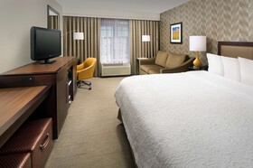 Hampton Inn Kansas City/Village West