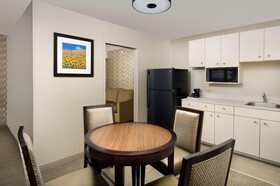 Hampton Inn Kansas City/Village West
