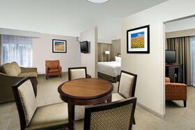 Hampton Inn Kansas City/Village West