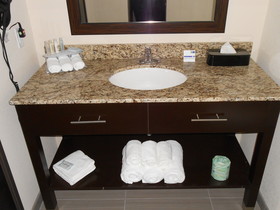 Holiday Inn Express & Suites Kansas City KU Medical Center