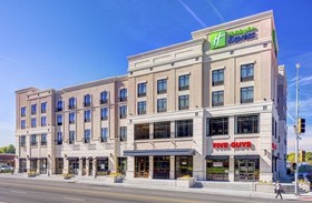 Holiday Inn Express & Suites Kansas City KU Medical Center