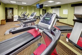 Holiday Inn Express & Suites Kansas City KU Medical Center