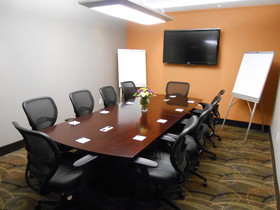 Holiday Inn Express & Suites Kansas City KU Medical Center
