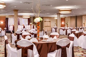 Holiday Inn Hotel & Suites Overland Park-West