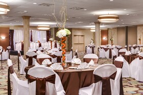 Holiday Inn Hotel & Suites Overland Park-West