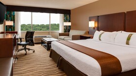 Holiday Inn Hotel & Suites Overland Park-West