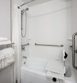 Holiday Inn Hotel & Suites Overland Park-West