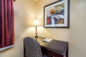 Baymont by Wyndham Kansas City KU Medical Center