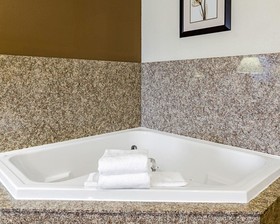 Comfort Inn & Suites Lawrence - University Area
