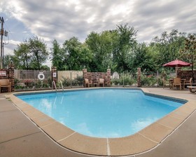 Econo Lodge Lawrence