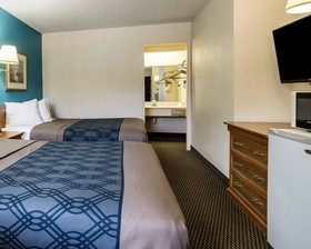 Econo Lodge Lawrence