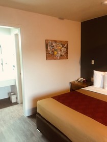 Econo Lodge Lawrence