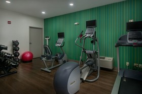 Holiday Inn Express Hotel & Suites Lawrence