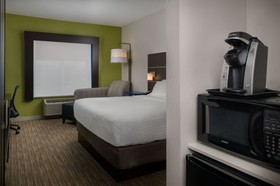 Holiday Inn Express Hotel & Suites Lawrence