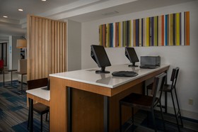 Holiday Inn Express Hotel & Suites Lawrence