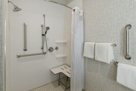 Holiday Inn Express Hotel & Suites Lawrence