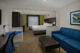 Holiday Inn Express Hotel & Suites Lawrence