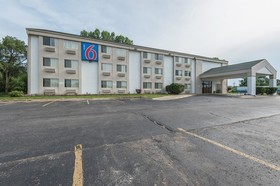 Motel 6 Lawrence
