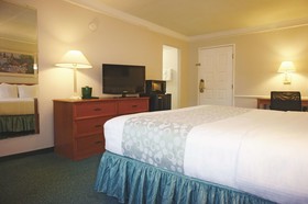 La Quinta Inn by Wyndham Kansas City Lenexa